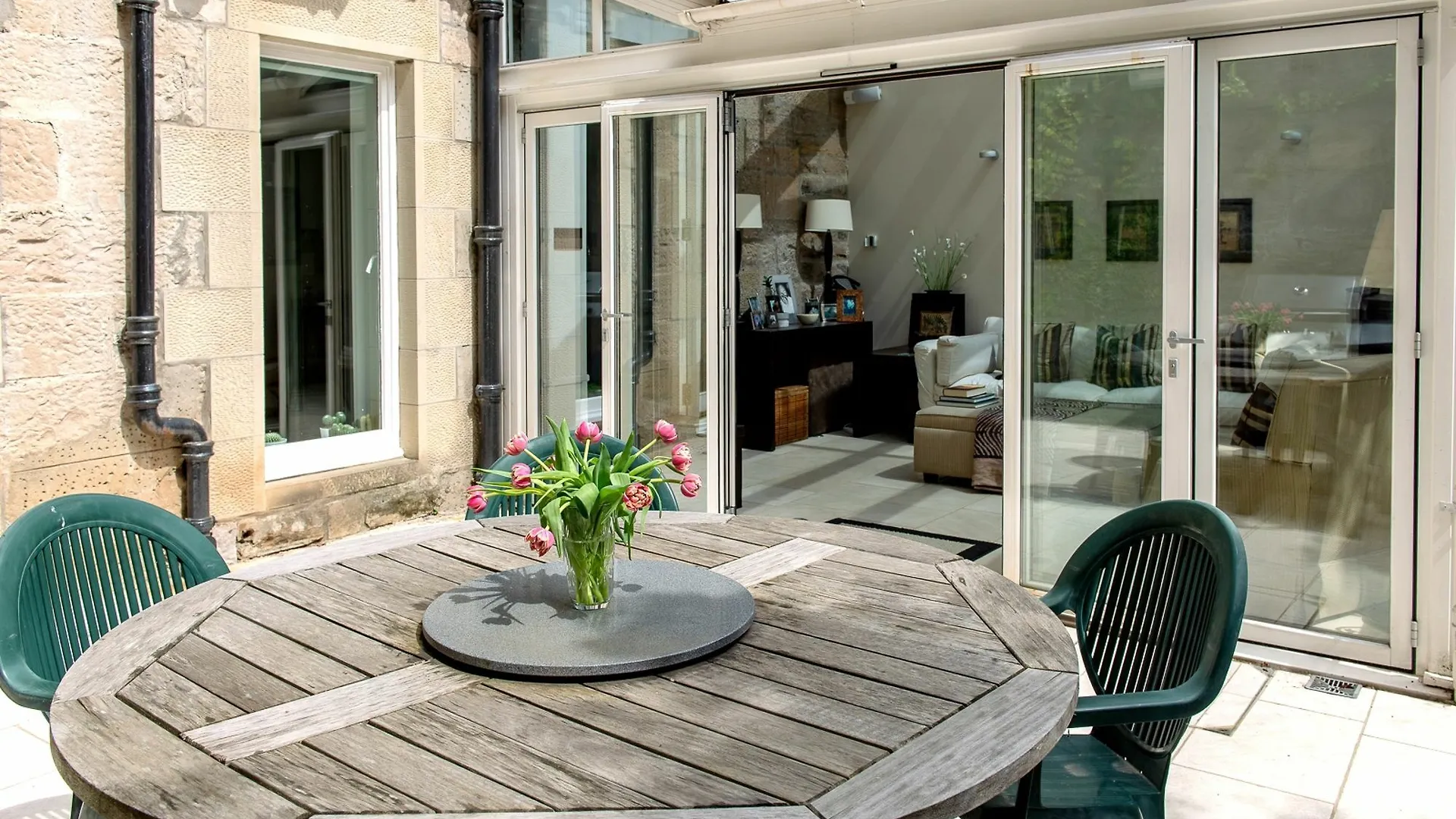 Deluxe Edinburgh Retreat Apartment