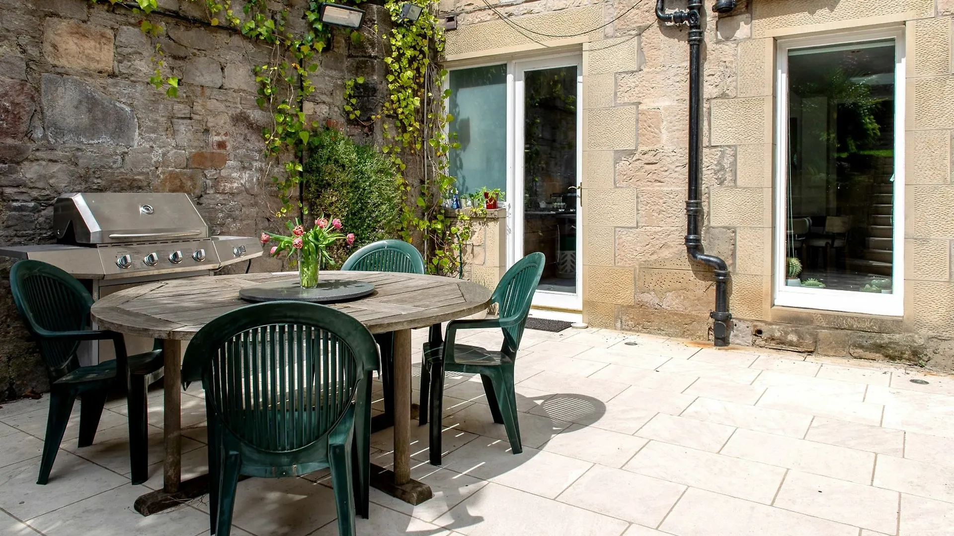 Deluxe Edinburgh Retreat Apartment
