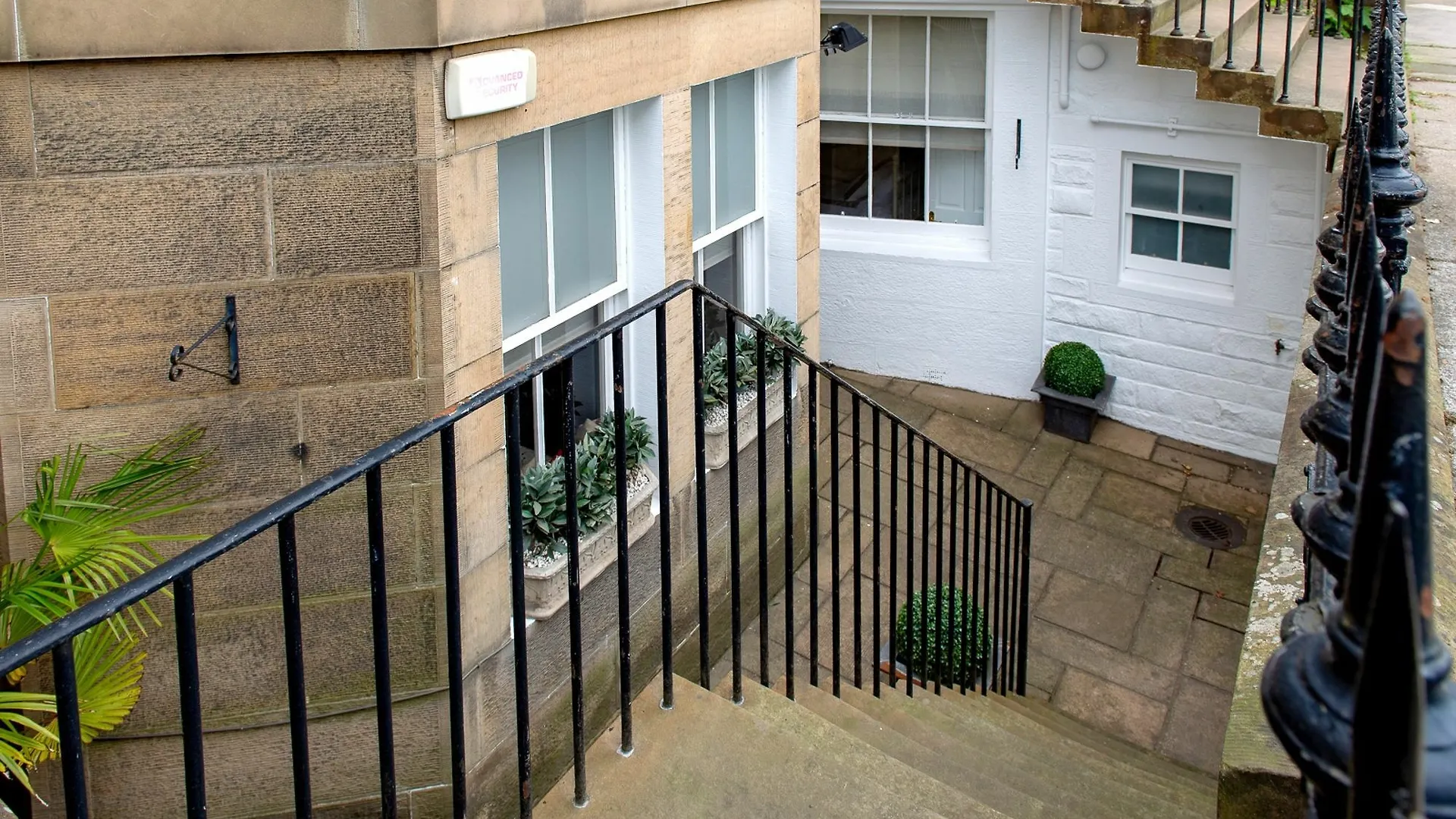 Deluxe Edinburgh Retreat Apartment